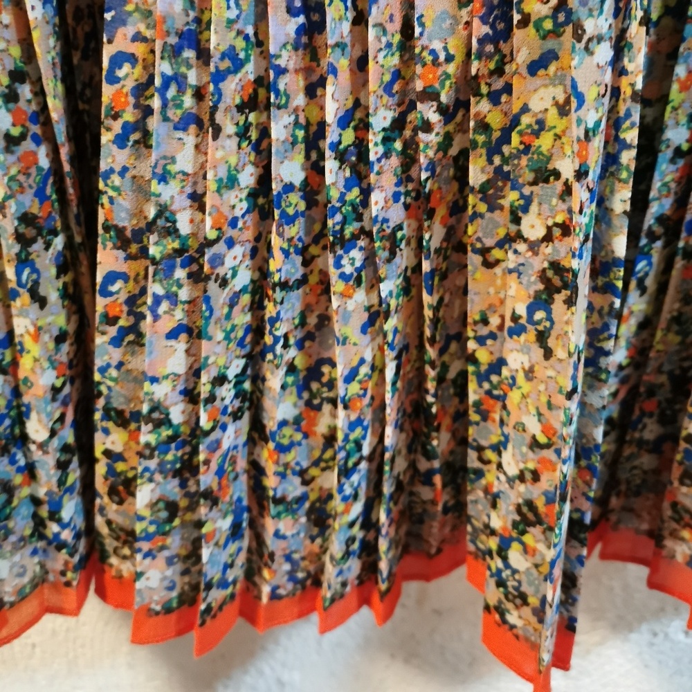 Colorful skirt - Picture 2 of 2